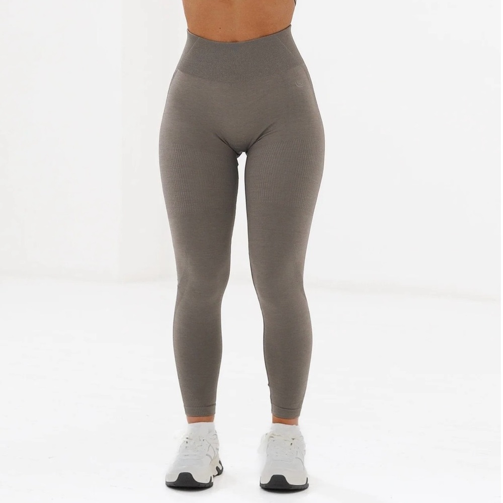Scrunch Seamless Ribbed Contour Leggings - Taupe Brown
